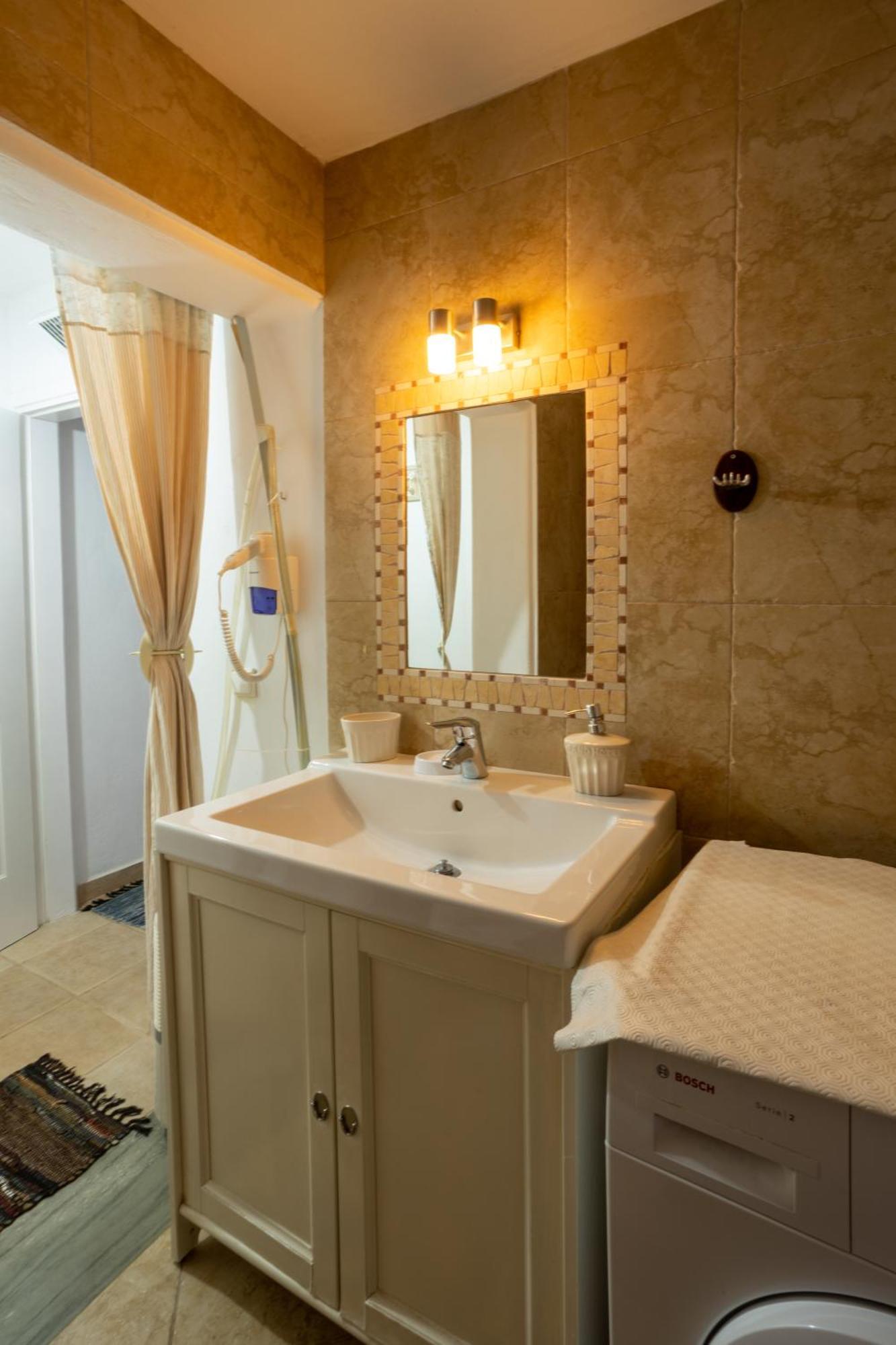 Irilena'S Guest House Faros  Bagian luar foto
